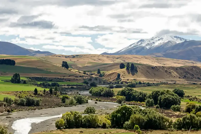 otago views across farmland to mountains